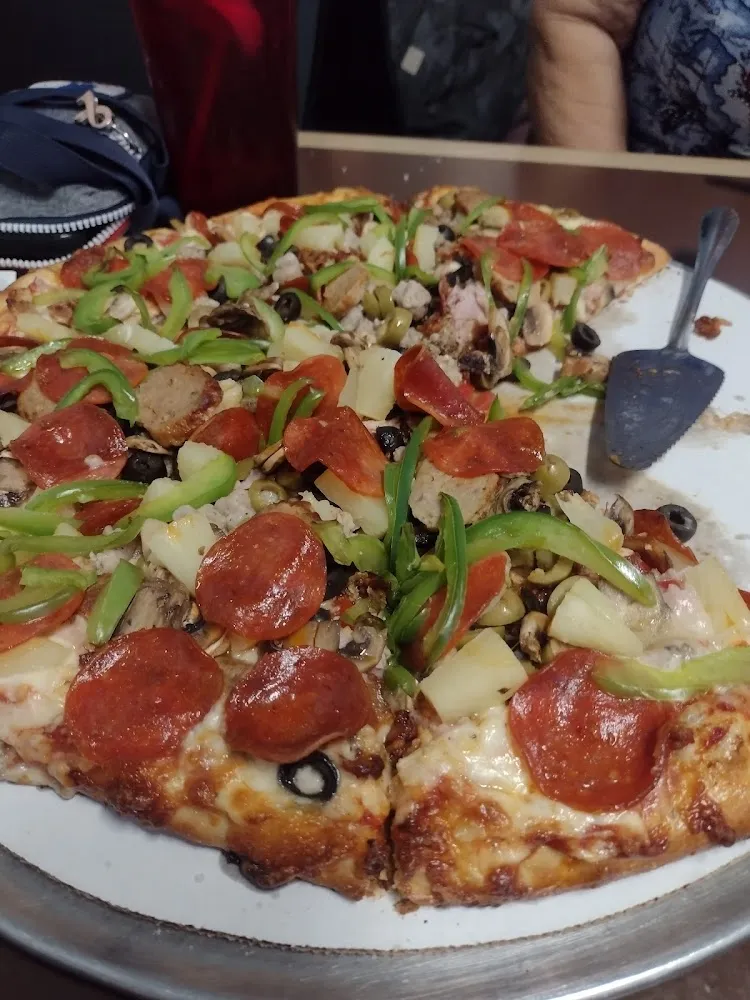 Deluxe Pizza